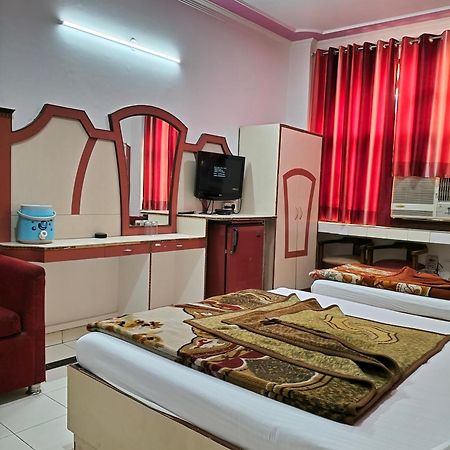 Hotel Yatri International New Delhi Eksteriør billede