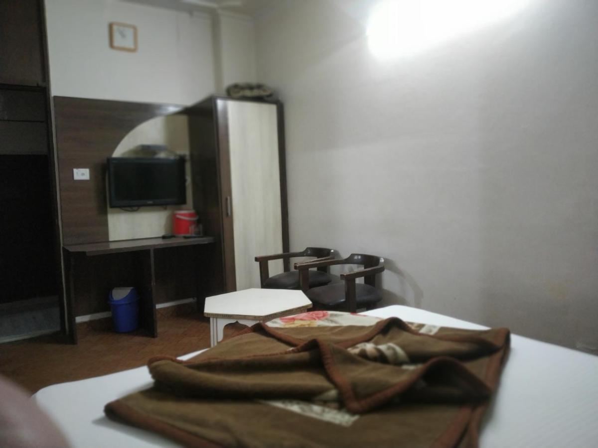 Hotel Yatri International New Delhi Eksteriør billede