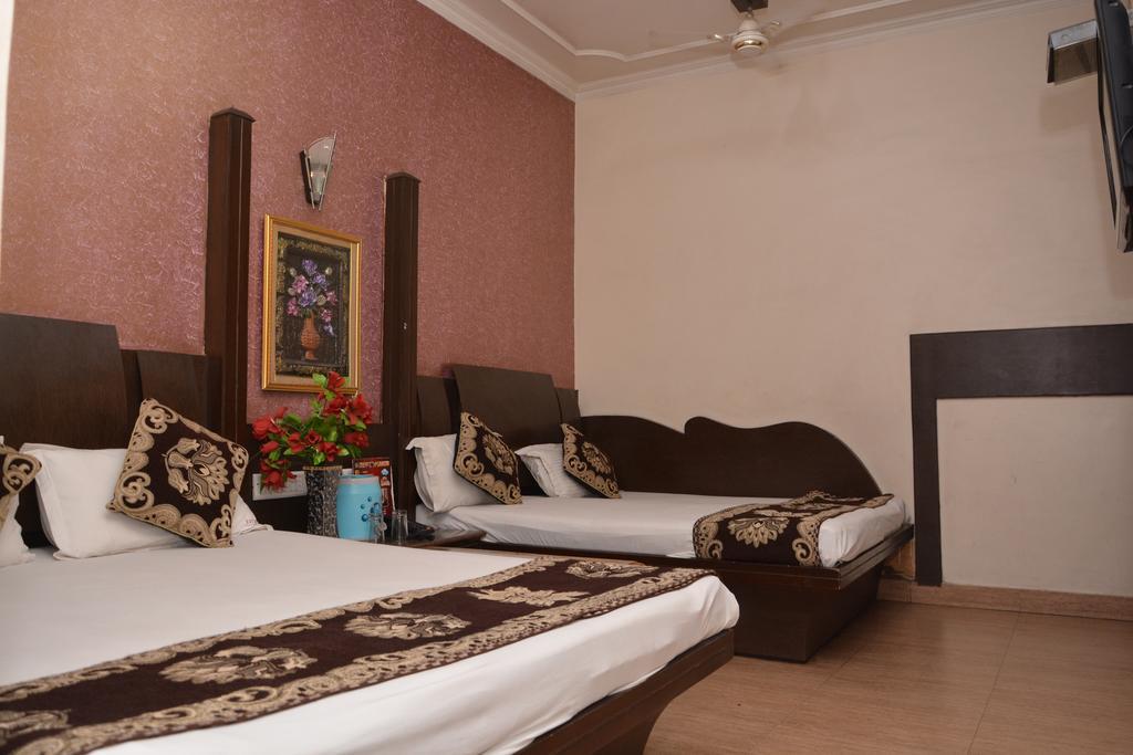 Hotel Yatri International New Delhi Eksteriør billede