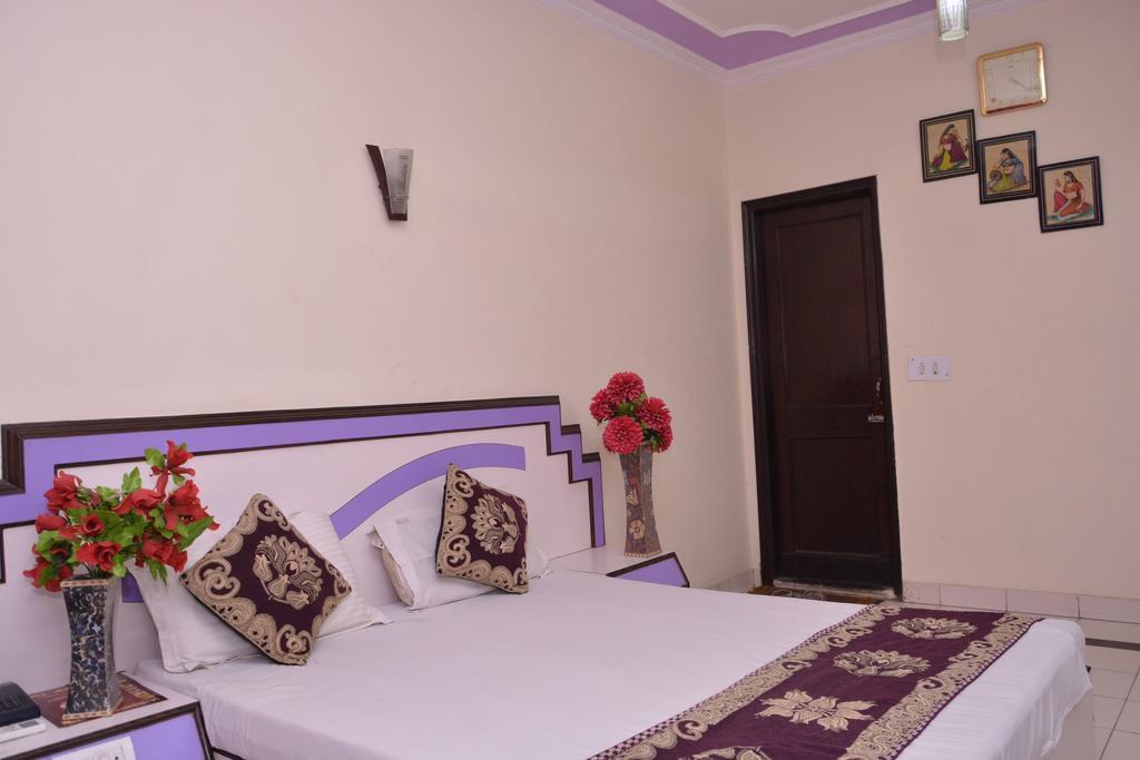 Hotel Yatri International New Delhi Eksteriør billede