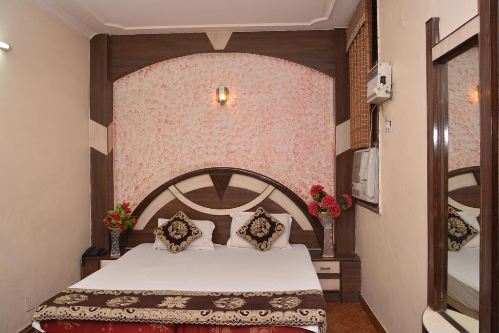 Hotel Yatri International New Delhi Eksteriør billede