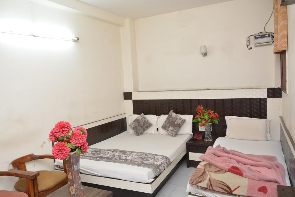 Hotel Yatri International New Delhi Eksteriør billede