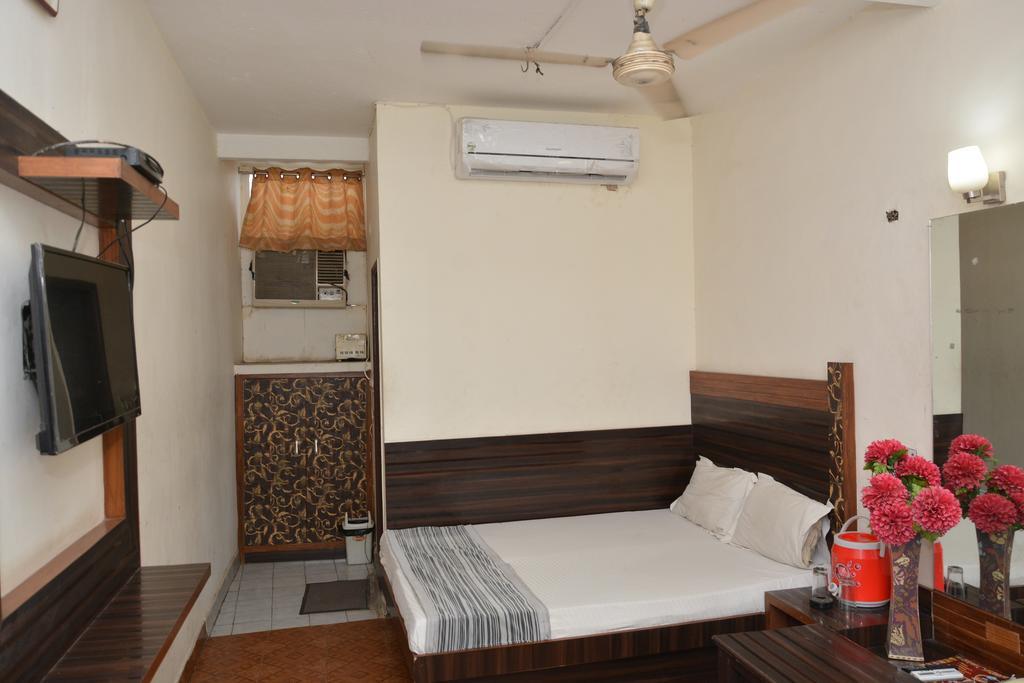 Hotel Yatri International New Delhi Eksteriør billede