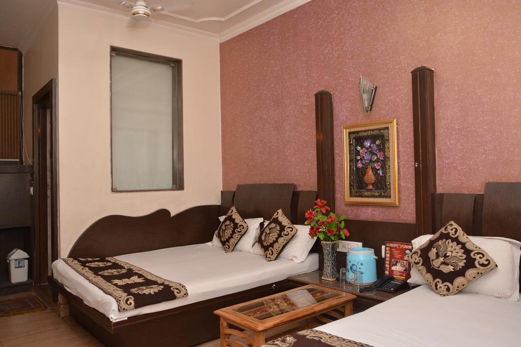 Hotel Yatri International New Delhi Eksteriør billede