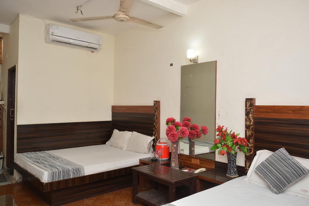 Hotel Yatri International New Delhi Eksteriør billede