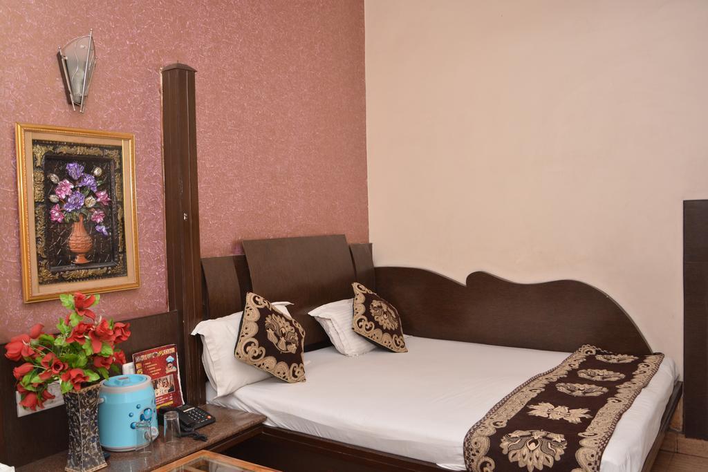 Hotel Yatri International New Delhi Eksteriør billede